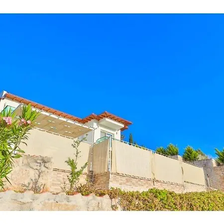 Villa James 3 *