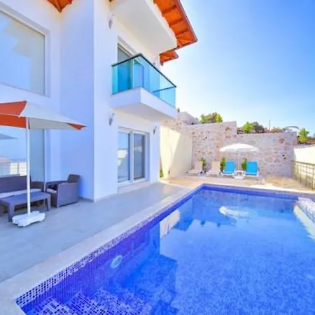 Villa James 3 *